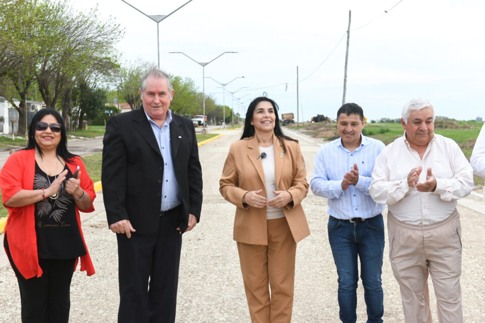 Aluani acompañó la inauguración de obras públicas en Aranguren