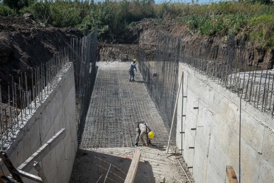 Continúan los trabajos de integración y saneamiento del arroyo Las Viejas