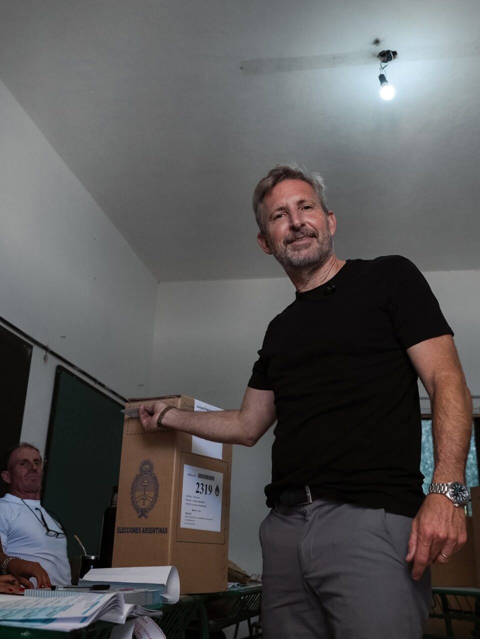 El gobernador Rogelio Frigerio voto junto a su familia en Villa Paranacito El gobernador Rogelio Frigerio voto junto a su familia en Villa Paranacito