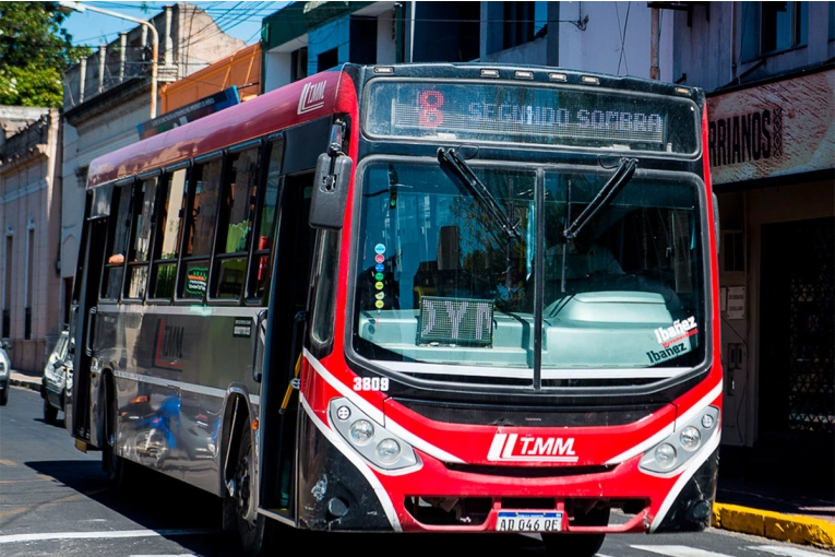 Colectivos: se levanta el paro y comienza a reestablecerse el servicio en Paraná Colectivos: se levanta el paro y comienza a reestablecerse el servicio en Paraná