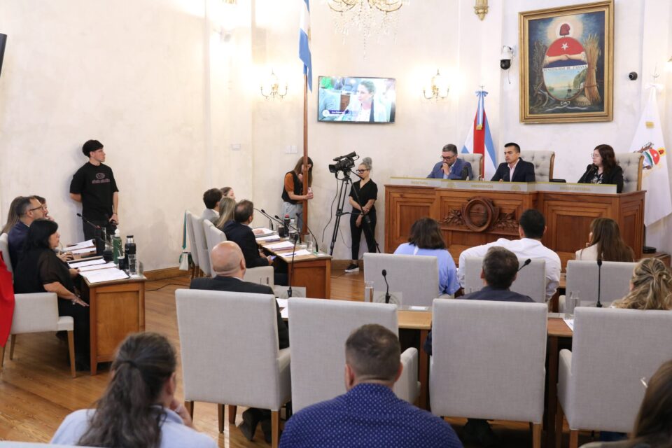 Ingresaron los proyectos de Presupuesto y Tributaria 2026 al Concejo Deliberante de Paraná