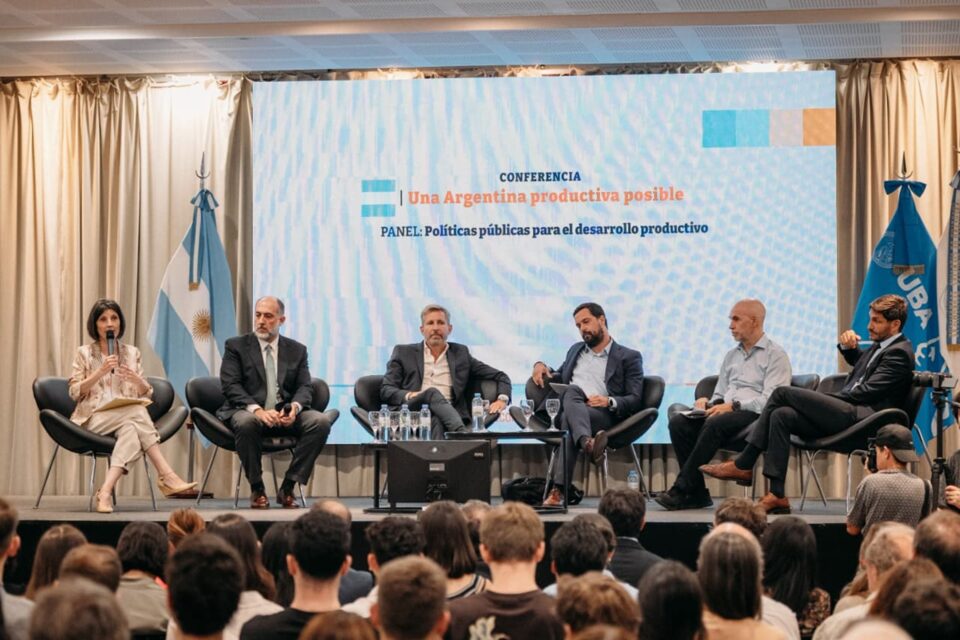 Trabajamos para potenciar la industria del conocimiento», afirmó Frigerio en la UBA